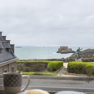 Le Plongeoir Malouin By Cocoonr , Saint-Malo France